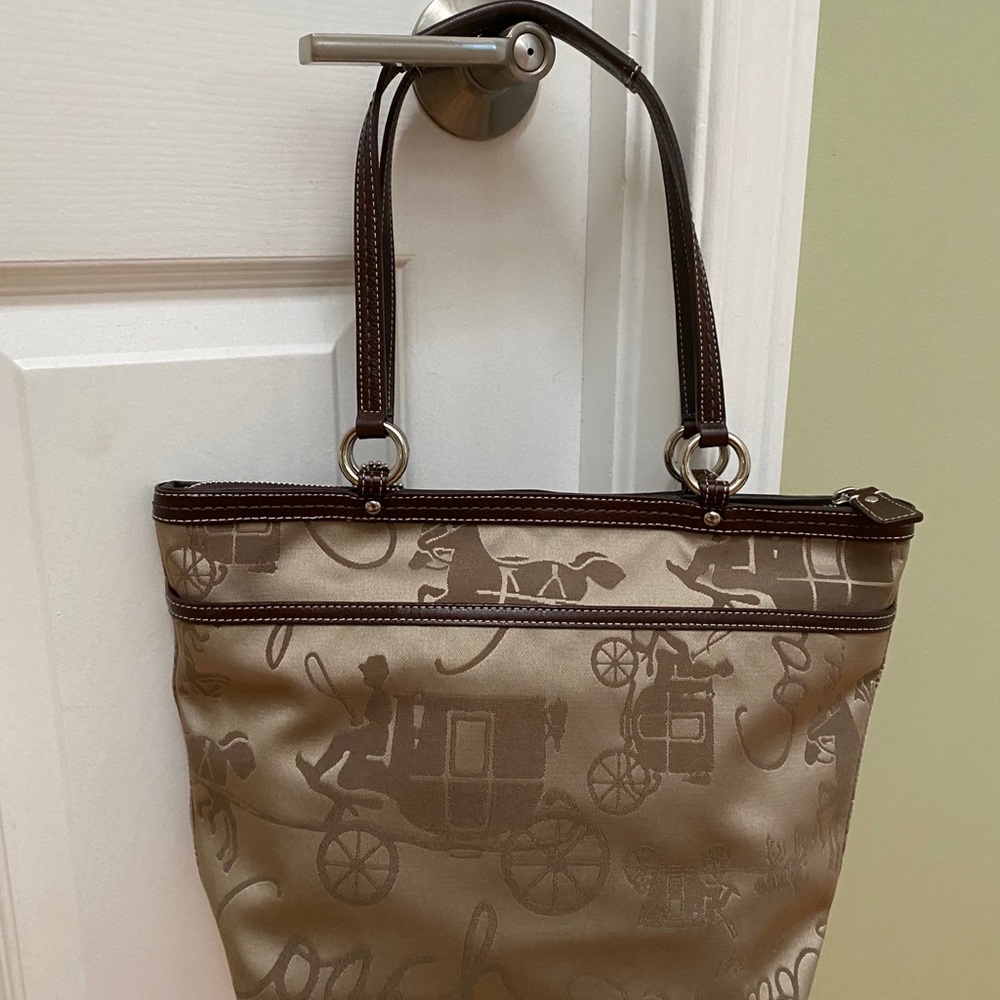 Coach Bag - Picture 2 of 6